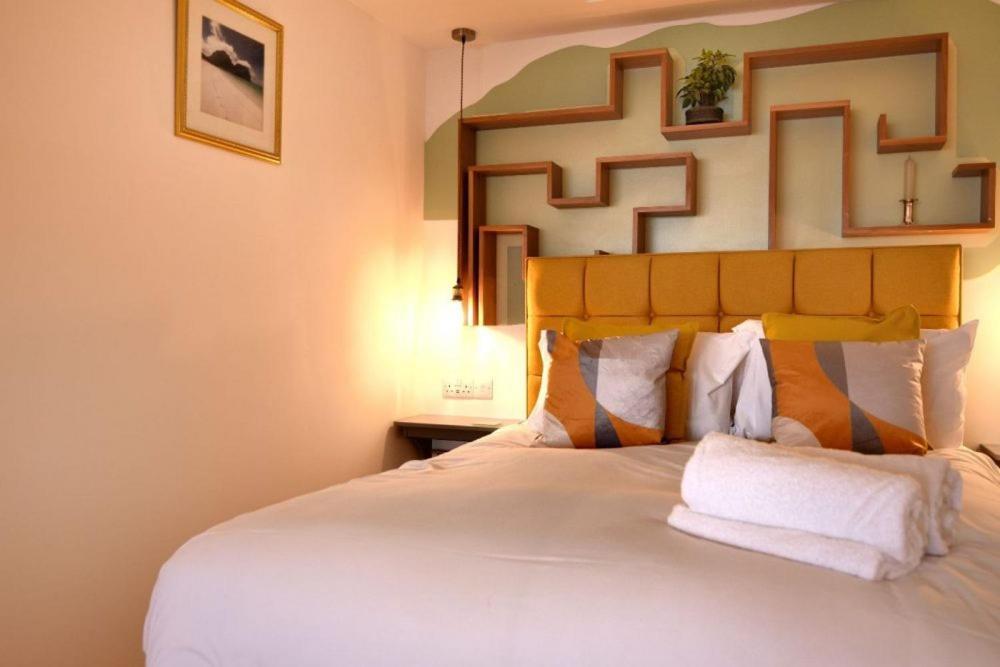 Largigi Offering Two Amazing Panoramic Sea Front Apartments Λάιμ Ρέγκις Εξωτερικό φωτογραφία