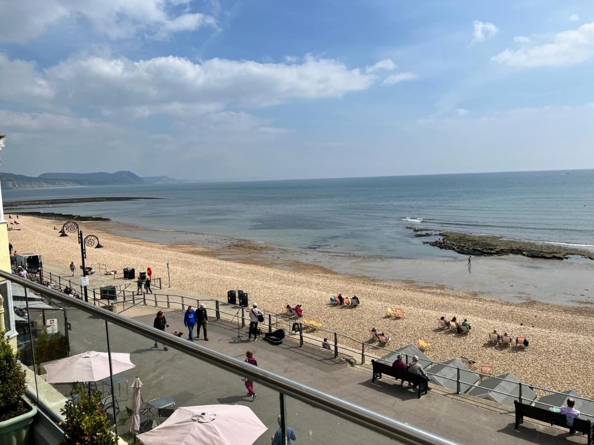 Largigi Offering Two Amazing Panoramic Sea Front Apartments Λάιμ Ρέγκις Εξωτερικό φωτογραφία